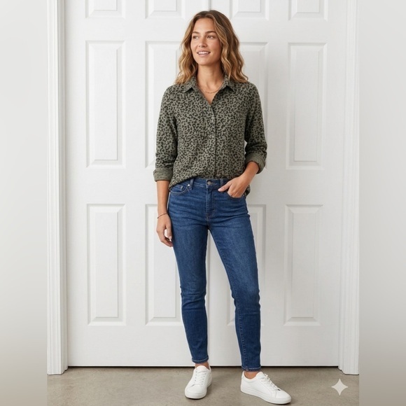 beachlunchlounge Tops - Beach Lunch Lounge Women’s Medium Gray Animal Print Shirt Jacket Shacket M